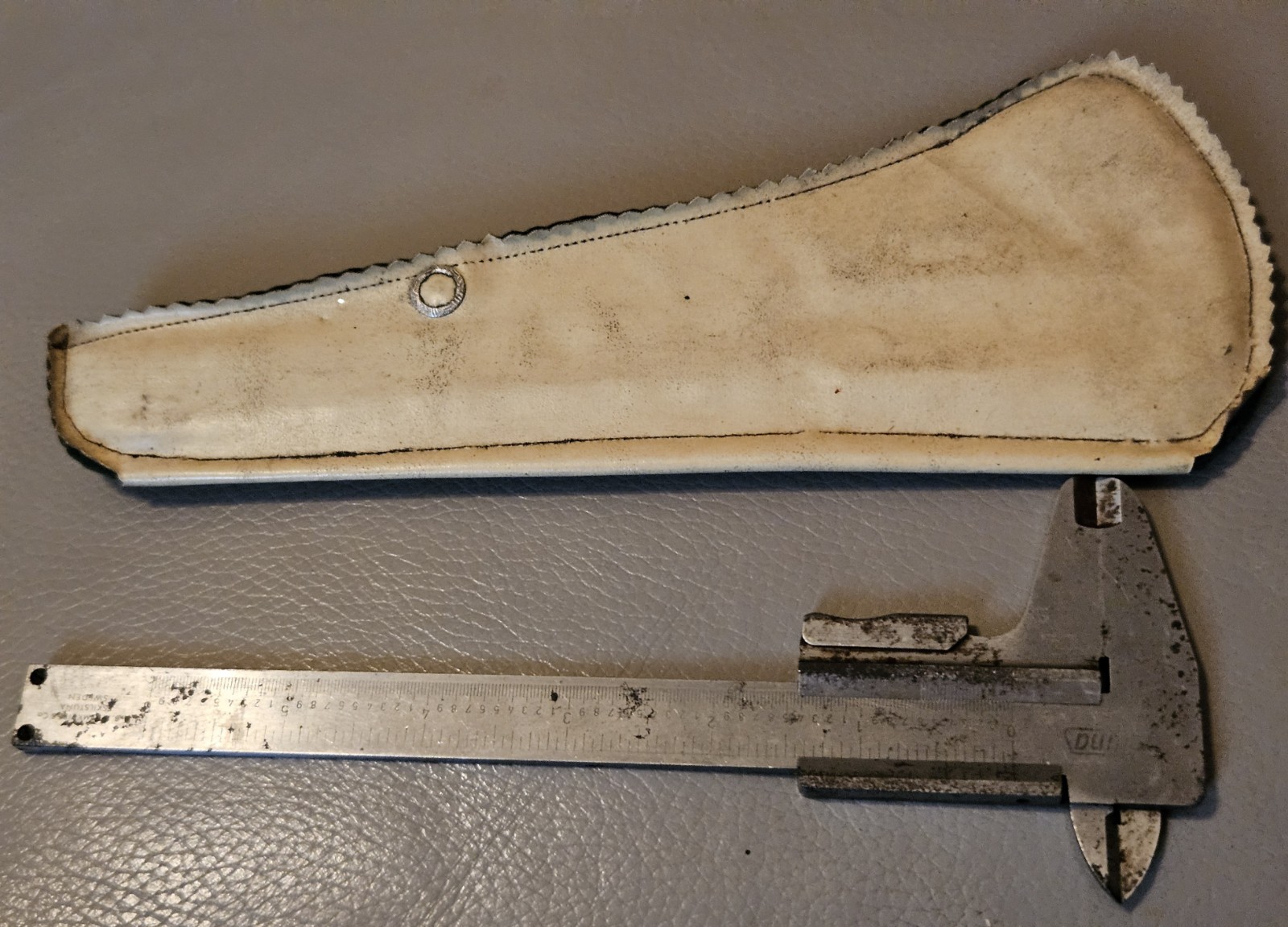 Vintage Tuna Caliper With Leather Case