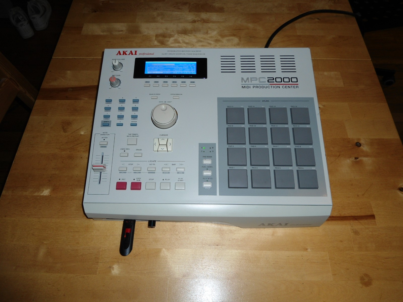 Fully Serviced Akai MPC 2000 w/USB Floppy Emulator 32MB RAM & Sample Kits