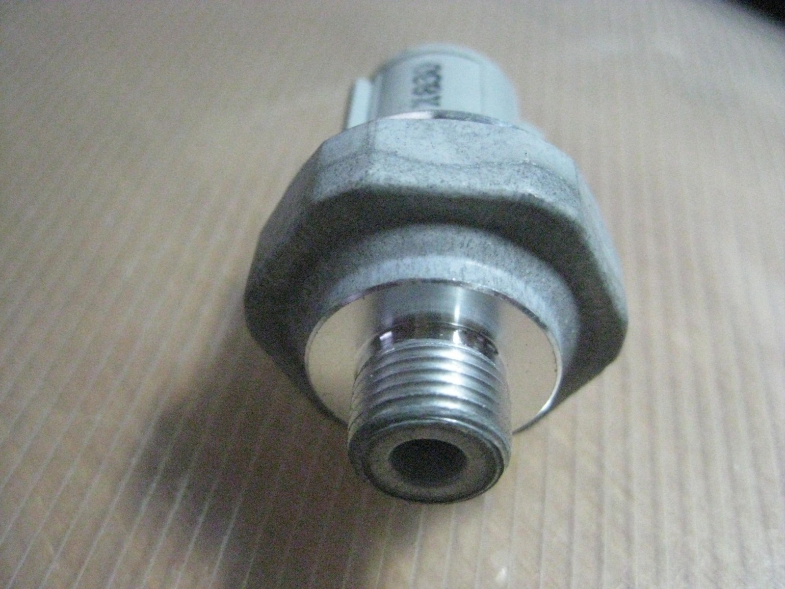 (Quan 2) N.O. Pressure Switch Sensor Open 30psi Closes 33psi Two Terminal Conect