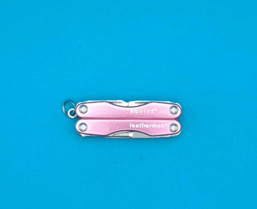Leatherman "Squirt S4" Stainless Steel Multi Tool - PINK!