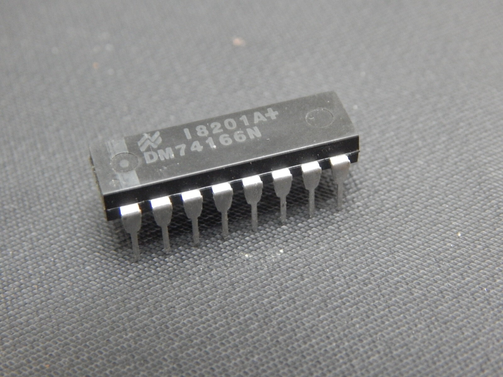 NATIONAL DM74166N DIP IC SN74166N - USA SELLER FAST SHIPPING