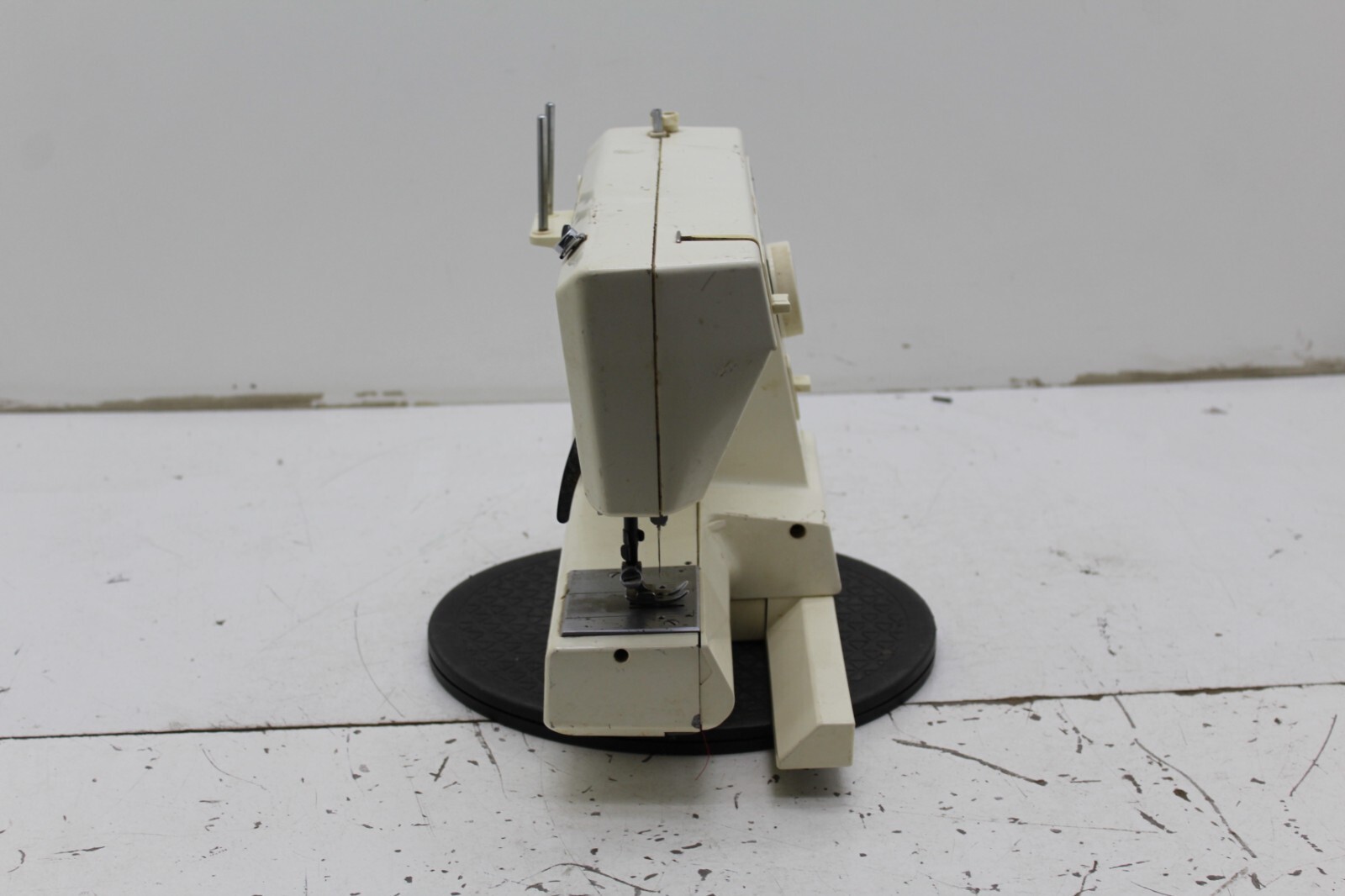 Kenmore 158.1110181 Sewing Machine - Untested As-is