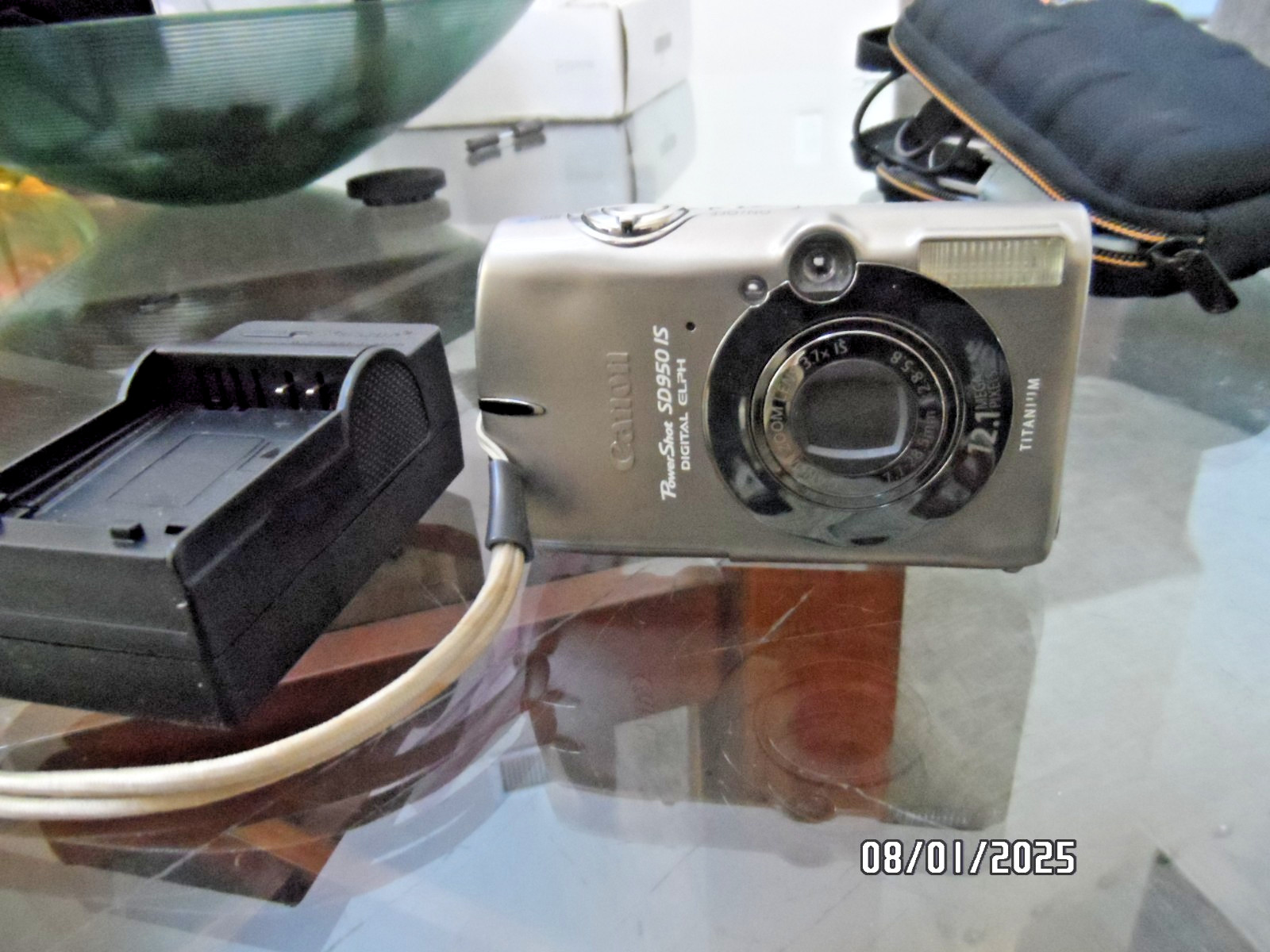 CANON POWERSHOT SD950 IS ELPH DIGITAL CAMERA 12.1 MEGAPIXELS 4X ZOOM LENS TESTED