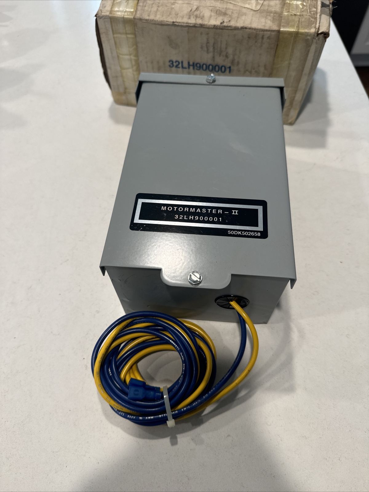 New Motormaster II 32LH900001 Head Pressure Controller Carrier