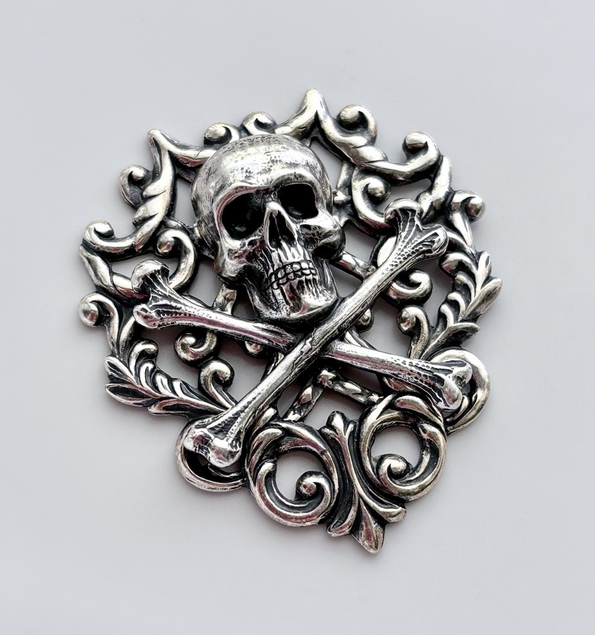 Skull & Crossbones Brooch Hat Pin Halloween Pirate Witch Gothic Steampunk Pin
