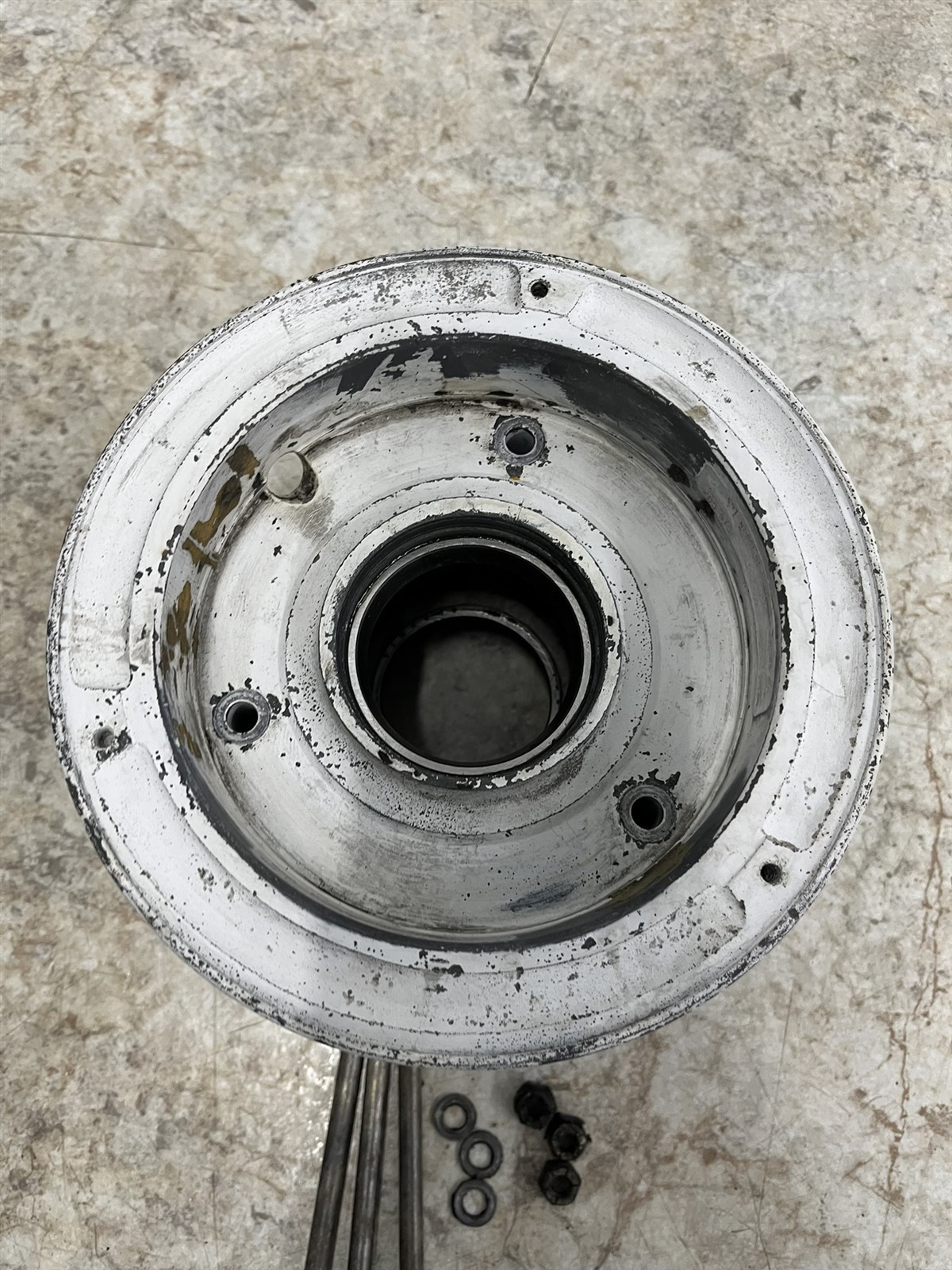 Grumman Yankee AA-1 Cleveland 40-86A 600 6.00 x 6 Main wheel rim hub 162-02700
