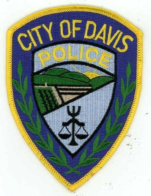 CALIFORNIA CA DAVIS POLICE NICE SHOULDER PATCH SHERIFF