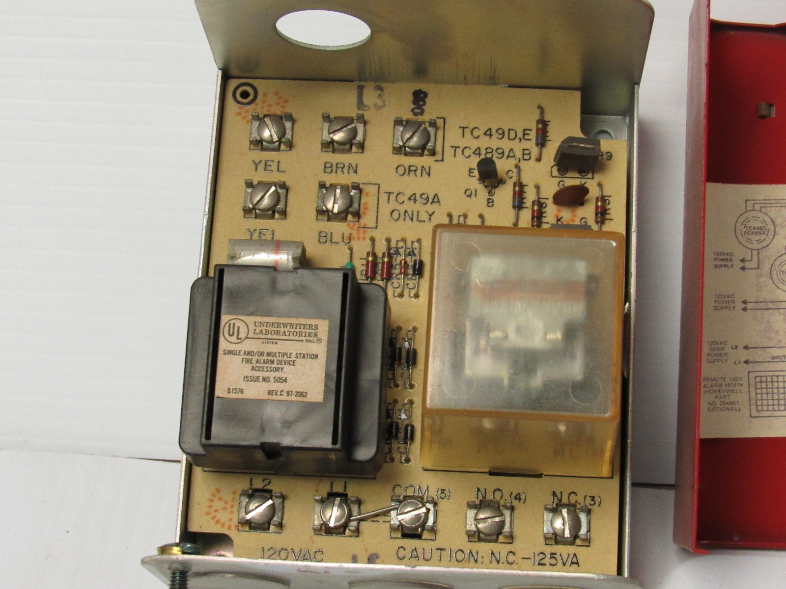 HONEYWELL SMOKE FIRE DETECTOR RELAY R882H-1010 120V NEW