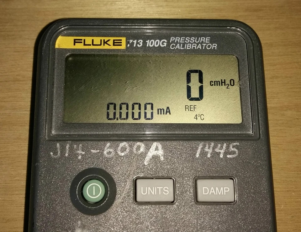 FLUKE 713 100G DIGITAL PRESSURE CALIBRATOR 0 TO 100 PSI
