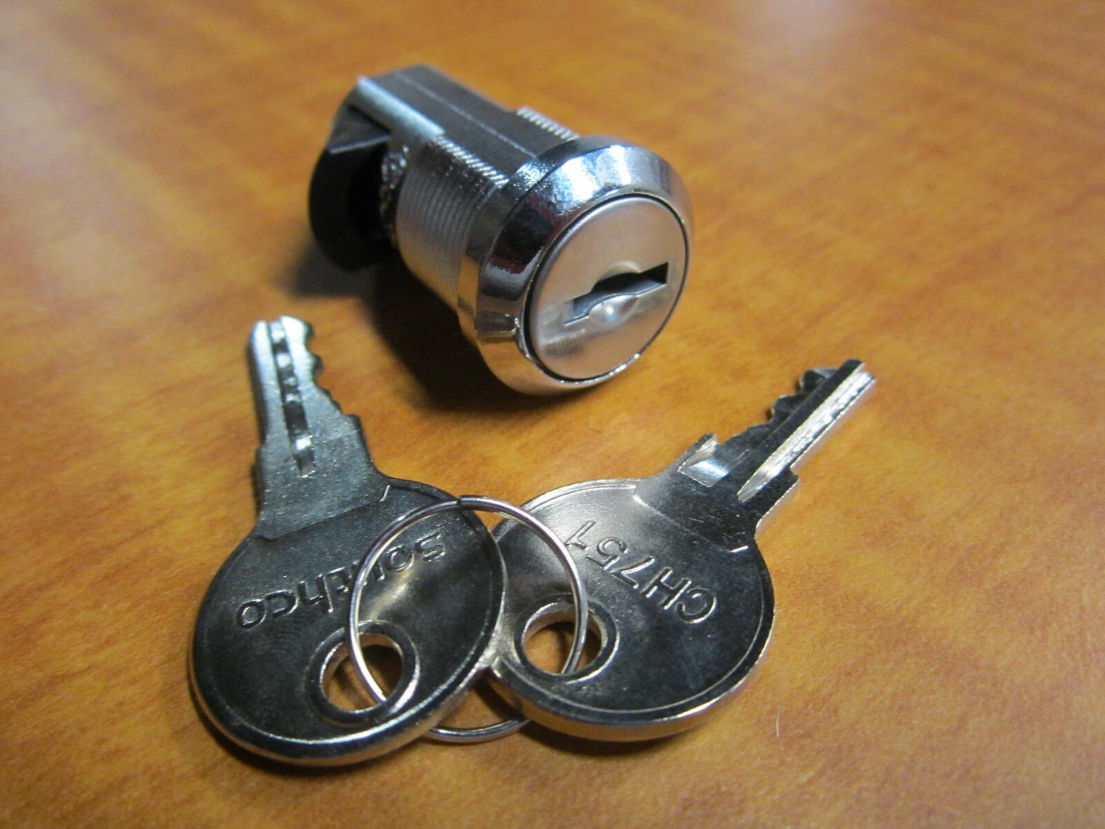 (LOT OF 2) Keyed Push to Close Chrome Latch, 2 Keys, Height 1-1/4" Width 7/8"