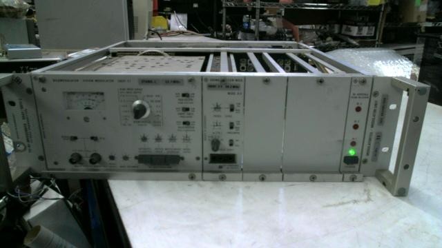 Rohde & Schwarz RS TV RF Messender SBUF SBTF2 TV Test Tramsmitter