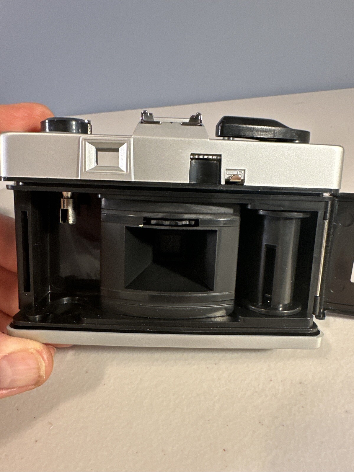 Nishiki Super II 35mm Camera w/Case & Strap Pre-Owned Great Condition