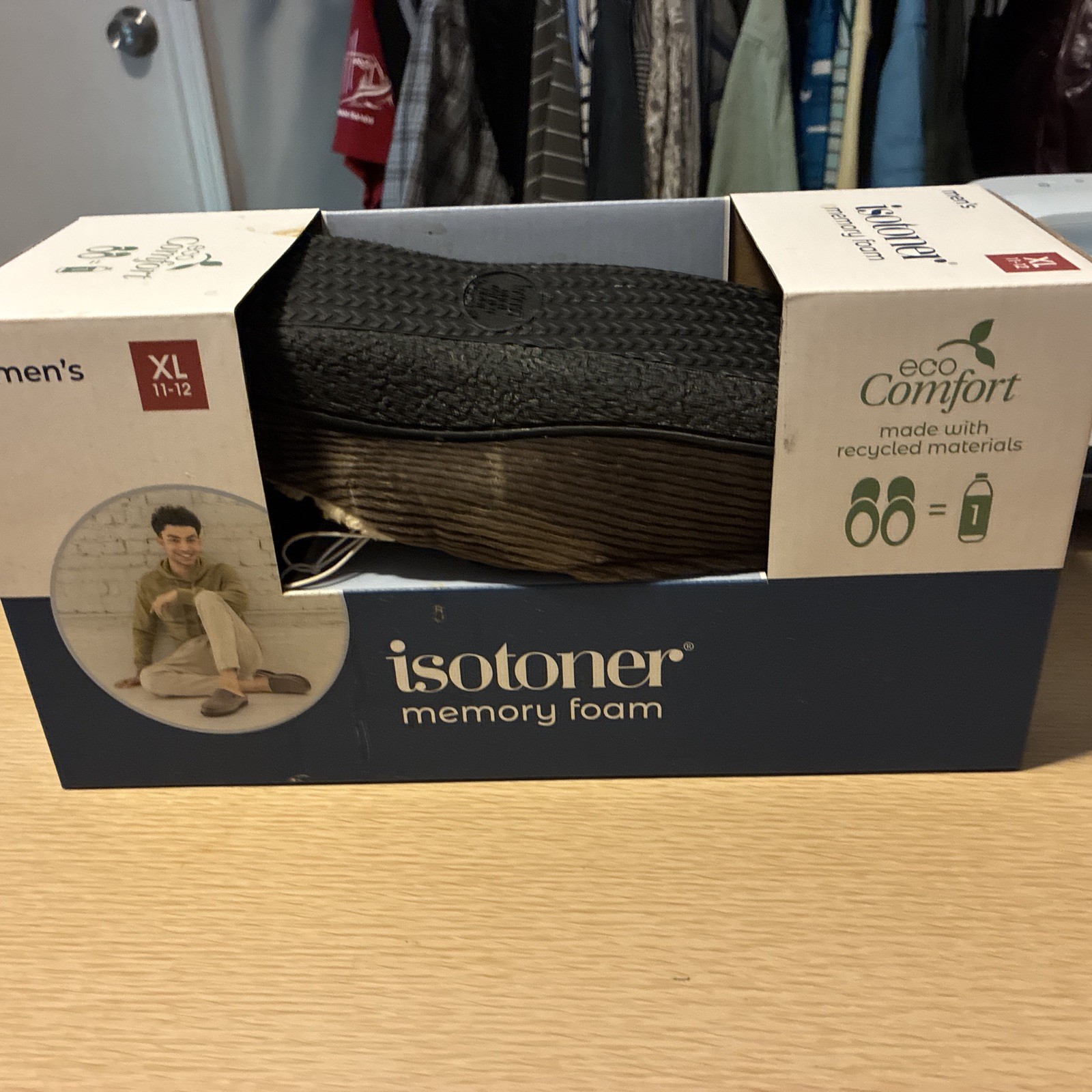 ISOTONER Slippers Men's XL 11-12 Memory Foam ECO Comfort Dark Chocolate NIB