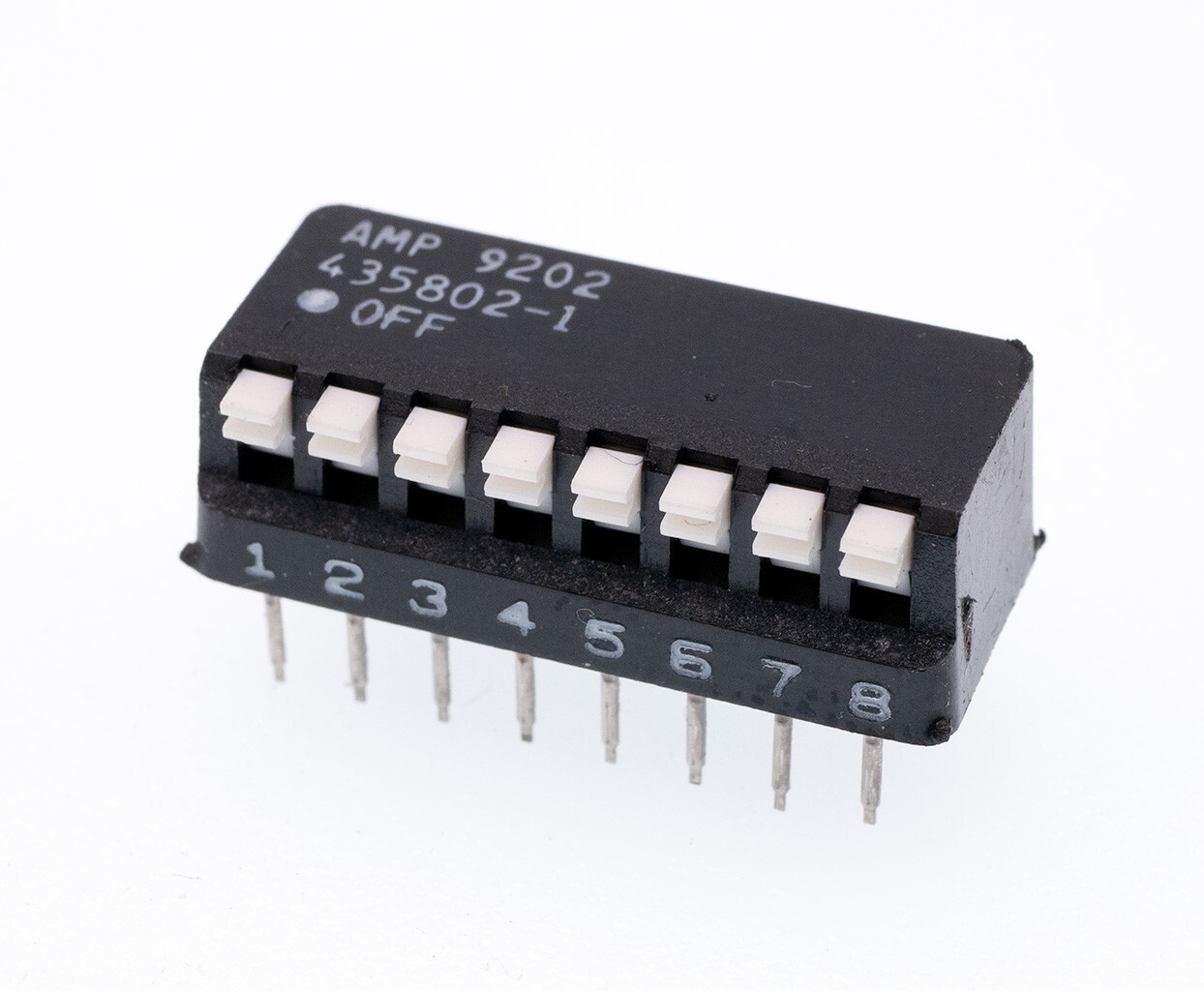 AMP 435802-1, 8 Position 16 Pin SPST Through-Hole DIP Switch, Lot of 5