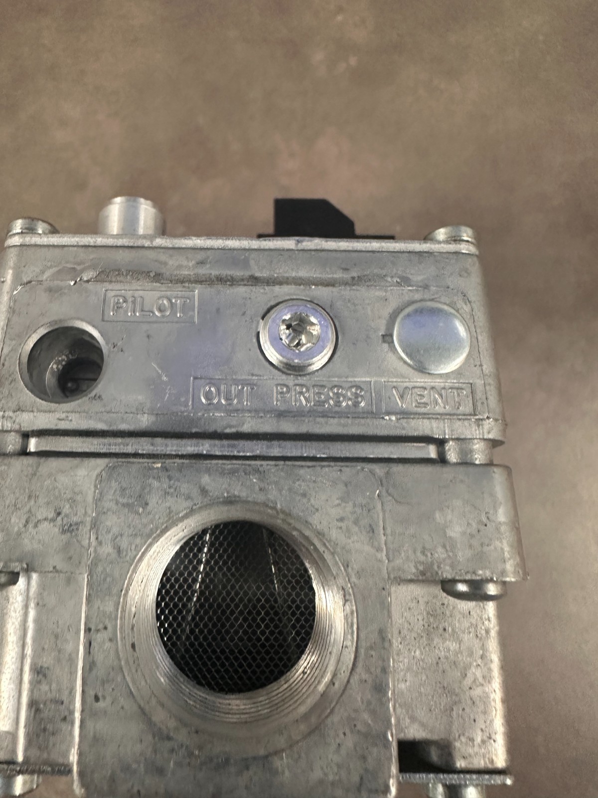 Robertshaw 720-051 Gas Valve. Hot surface Ignition.