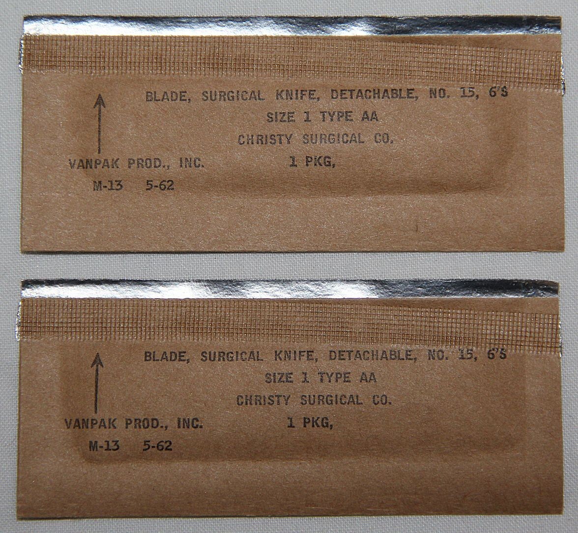 LOT OF TWO UNISSUED VIETNAM MILITARY MEDICAL DETACHABLE SURGICAL KNIFE BLADES