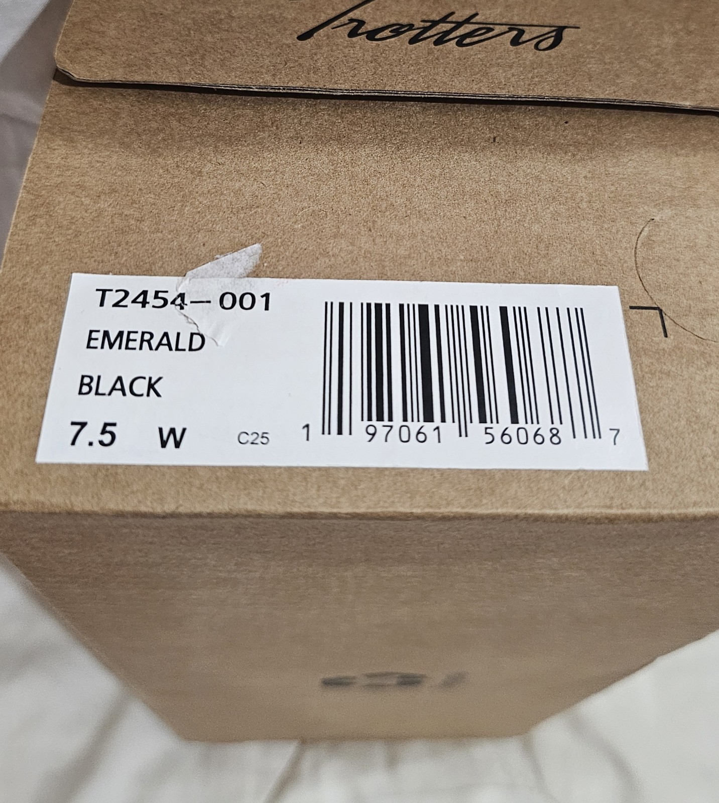*NIB* Trotters Emerald Mary Jane Flat Black Size 7.5