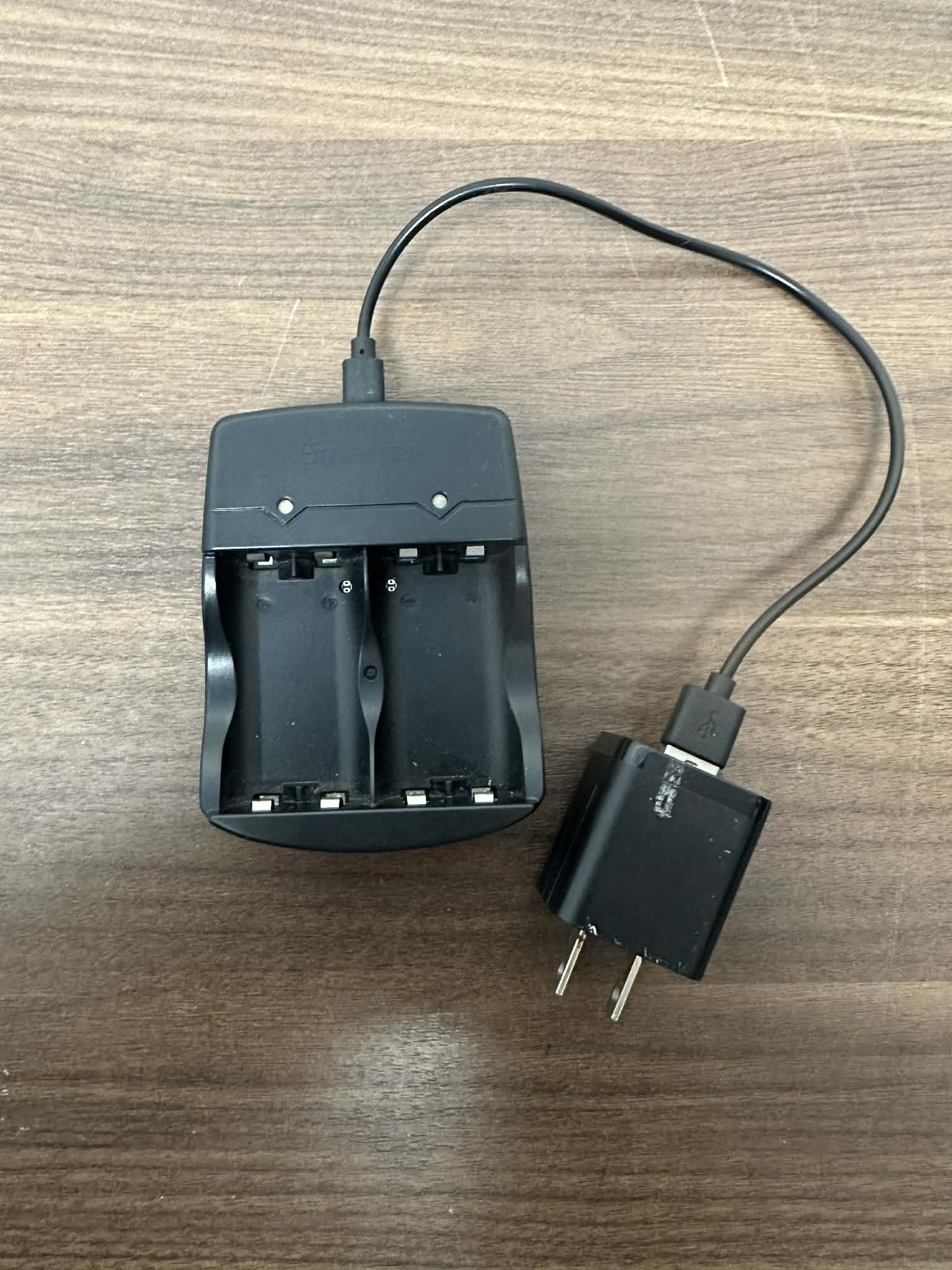 Dual Battery Charger For Rechargeable Xbox One Batteries Very Good 7E