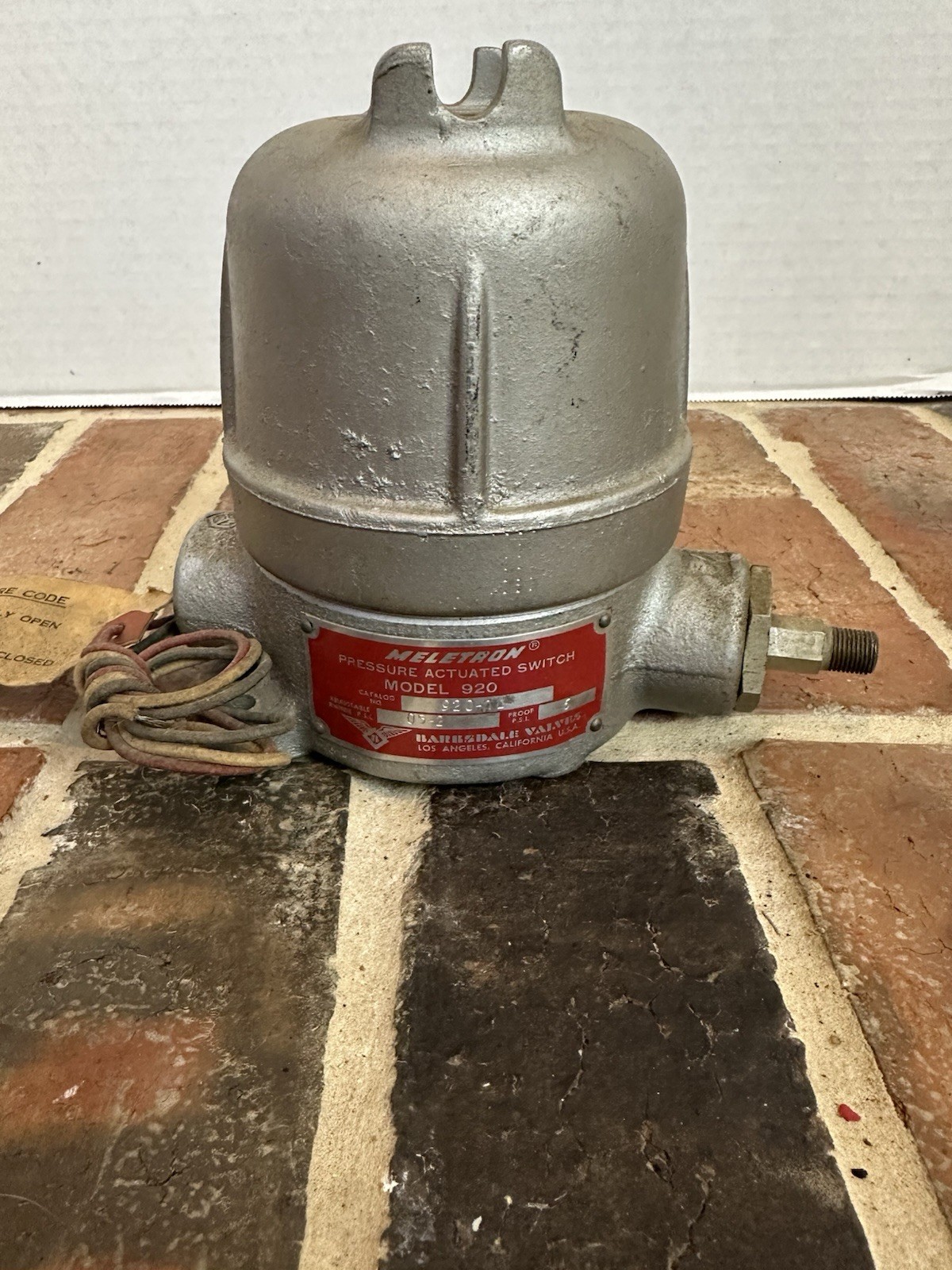 MELETRON 920–03 PSI 6 PROOF PSI Pressure Actuated Switch Barksdale Valves
