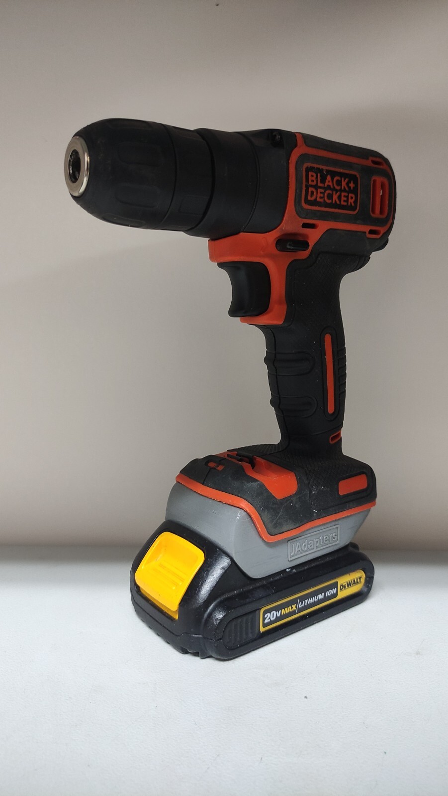 Dewalt 18-20V Battery - Black&Decker 18V Tool Adapter ( Jadapters )