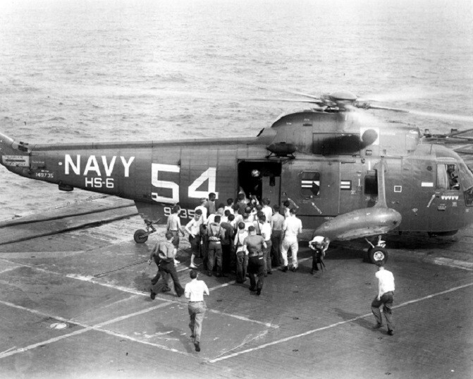 Sikorsky SH-3A Sea King Helicopter on USS Oriskany 8x10 Vietnam War Photo 717