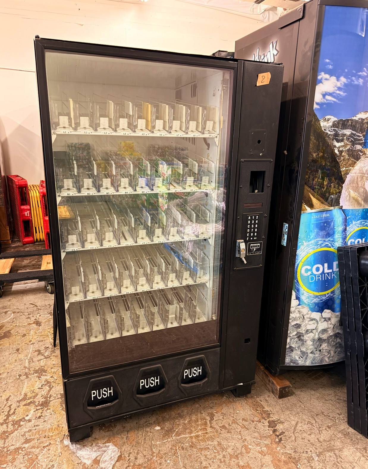 DN 5591 BevMax Vending Machine