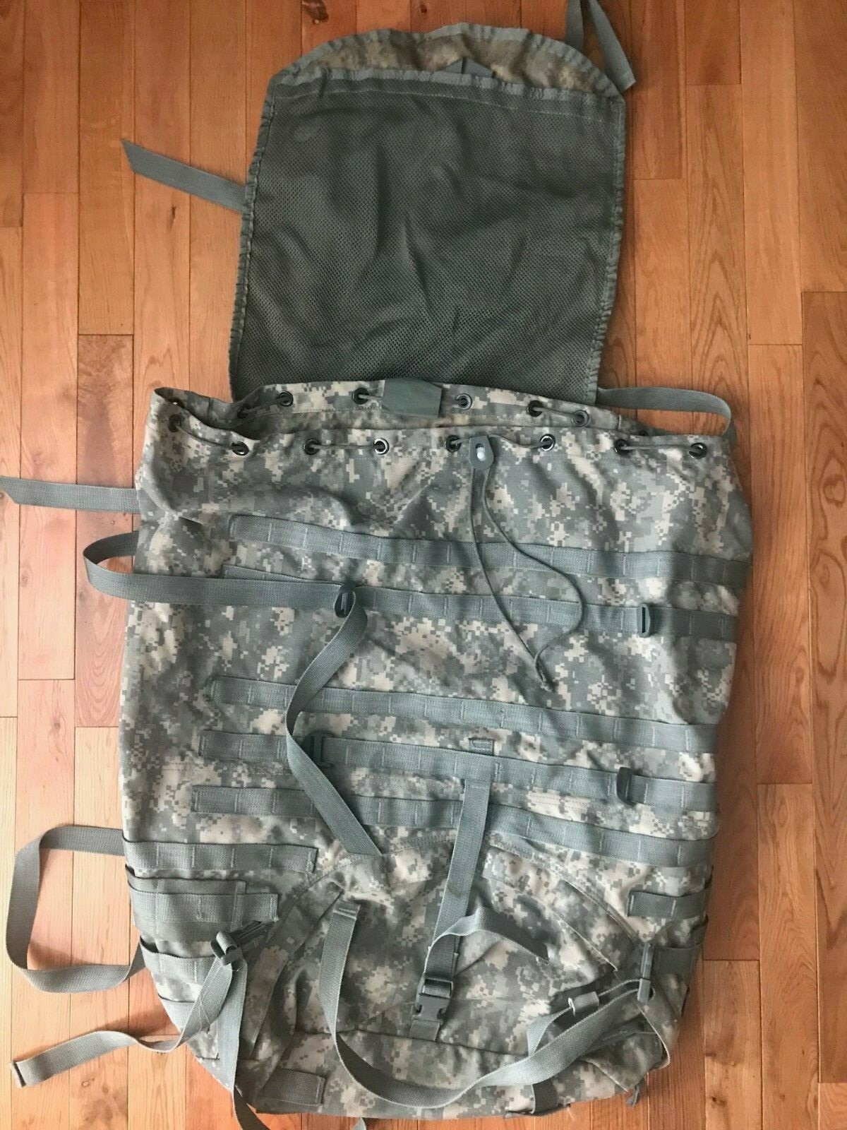 +FREE U.S. MILITARY ISSUE MOLLE II Rucksack Large Pack Backpack Surplus GENUINE