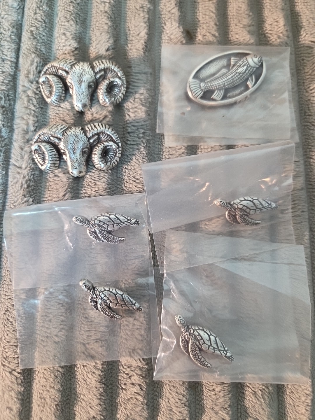 Mix Of Conchos Ram Fish Sea Turtles Rivet & Screw Metal Alloy Enmon