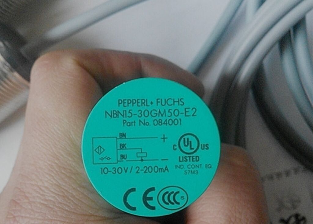 NEW For NBN15-30GM50-E2 PLC INDUCTIVE SENSOR