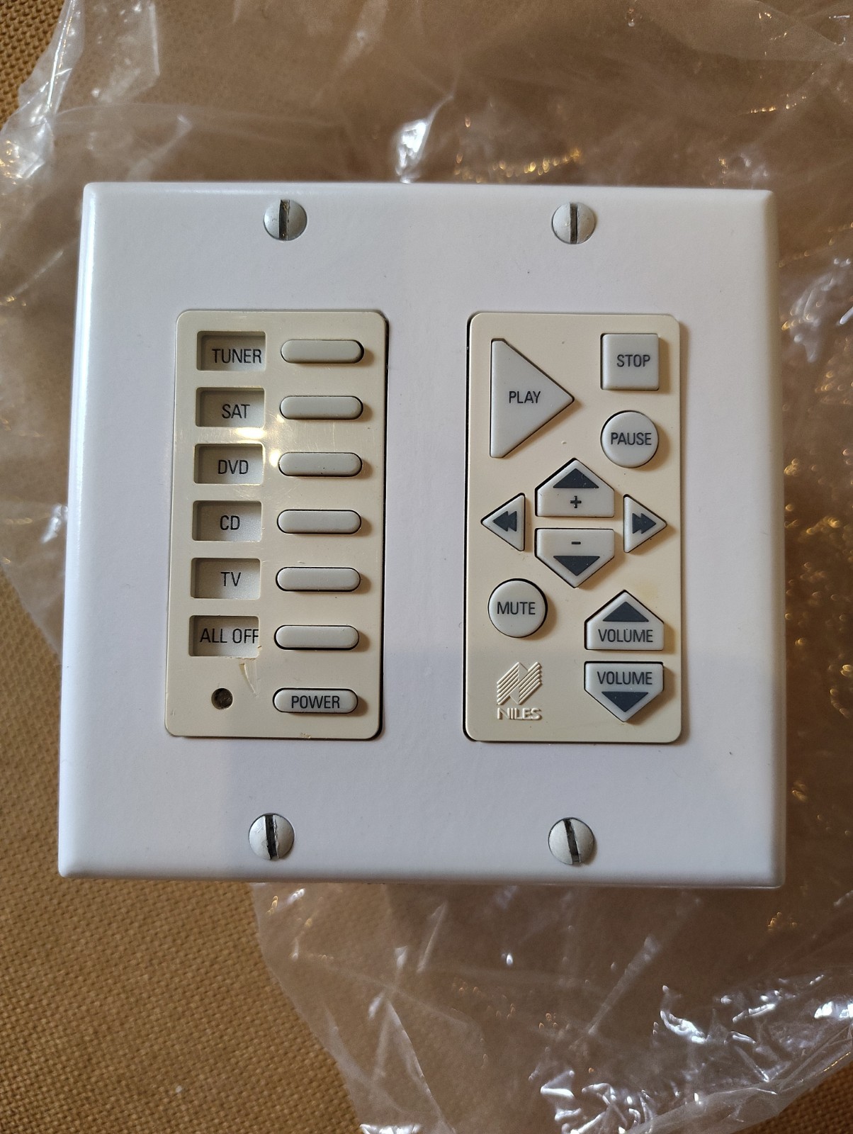 Niles Intellipad MP00124 6-Source IR Keypad System