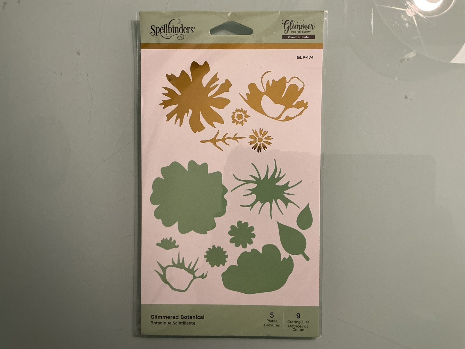 Spellbinders Glimmer “Glimmered Botanical” Set (New)