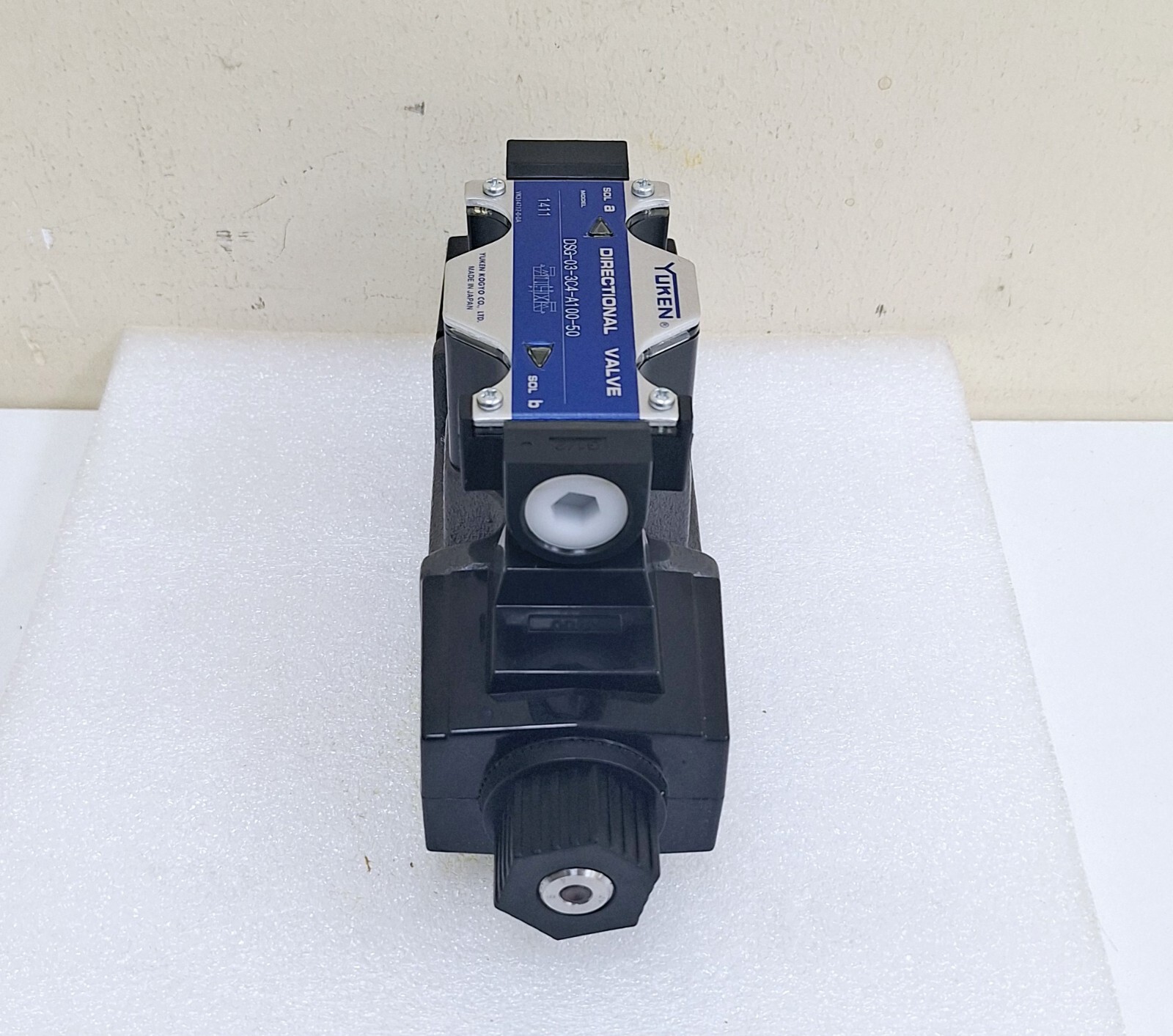 Yuken DSG-03-3C4-A100-50 Directional Valve