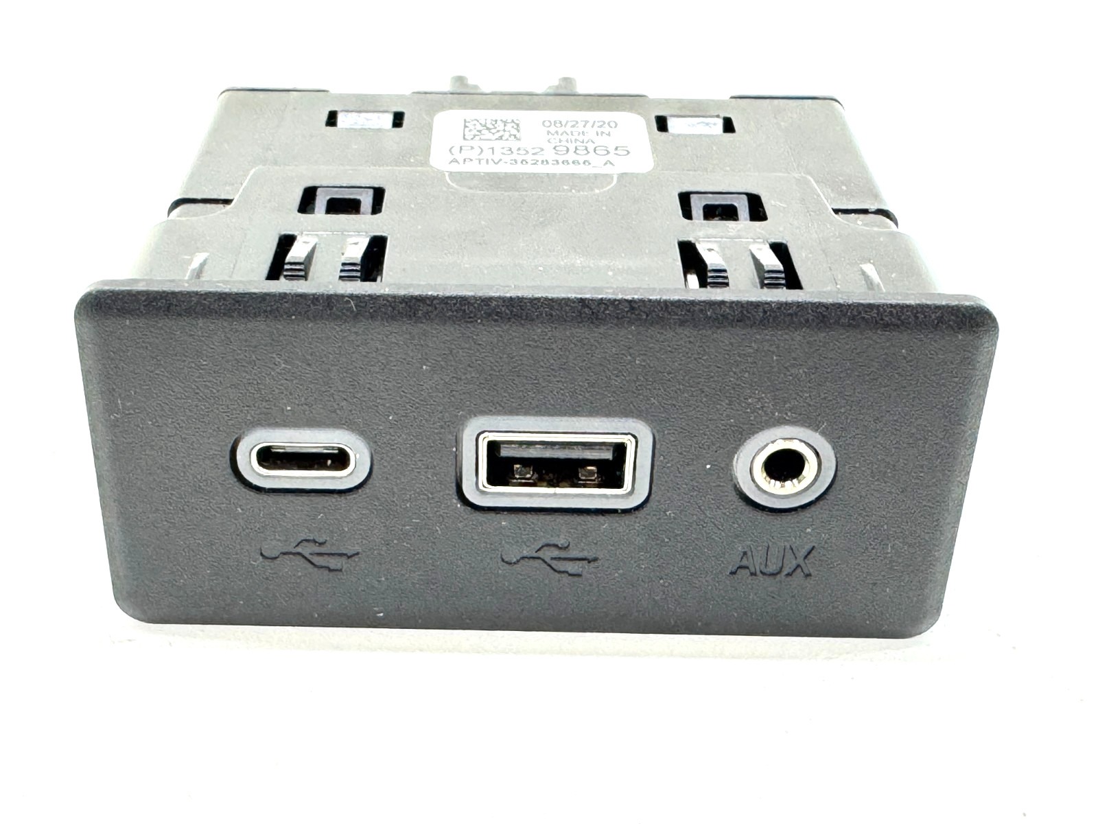 2019–2025 CHEVROLET MALIBU DASH AUX USB MEDIA HUB PORT OEM 13529865