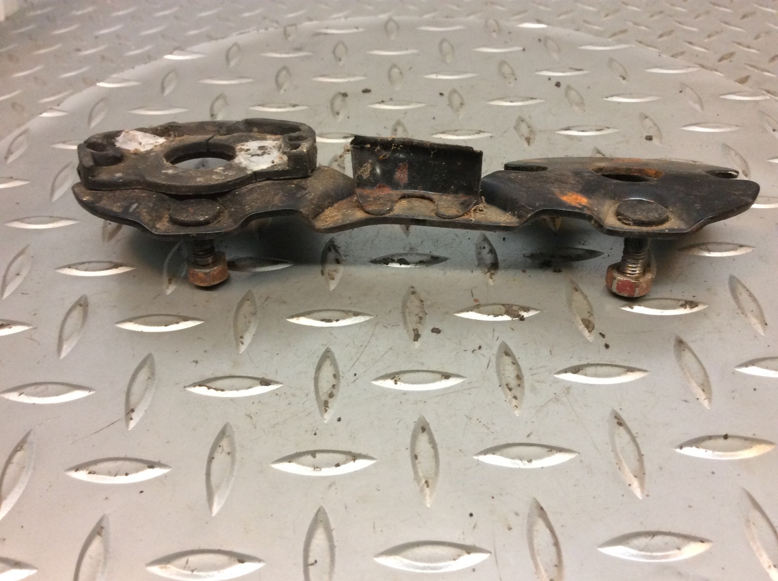 1972 72 Yamaha DS7 250 Gauge Mount Bracket Support Bent