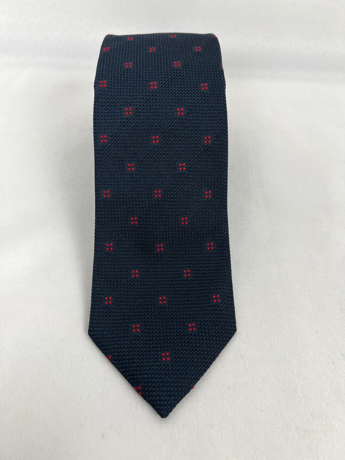 Sid Mashburn Navy Red Men's Silk Tie Neat Geometric Pattern Dress Necktie 3”x58"