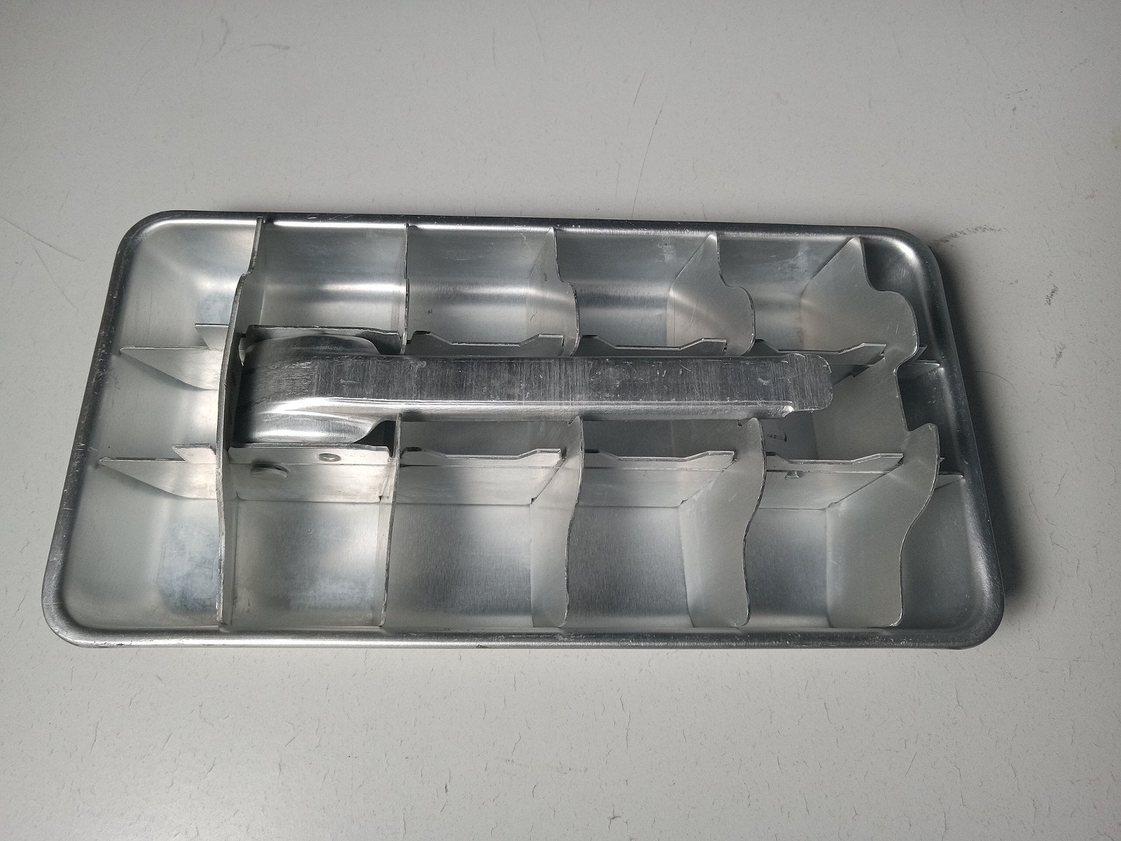 Vintage Aluminum Unbranded Ice Tray 18 Cube Freezer Quick Release