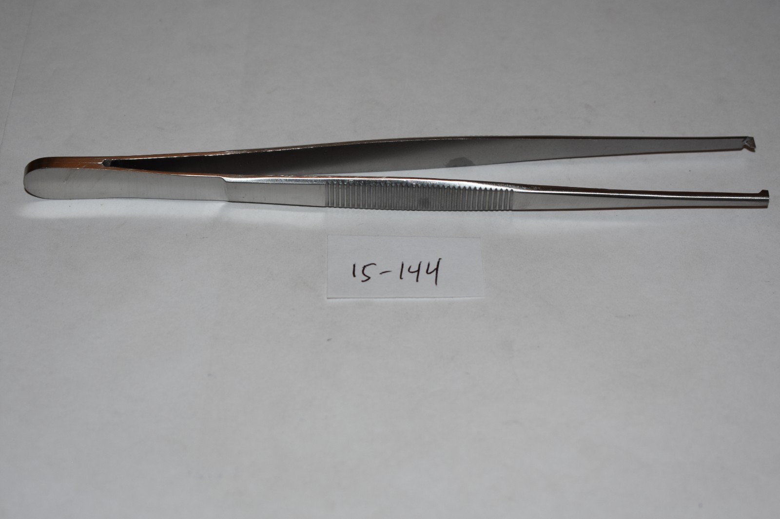 15-144 1 PC TISSUE FORCEPS 7" (18CM) STRAIGHT