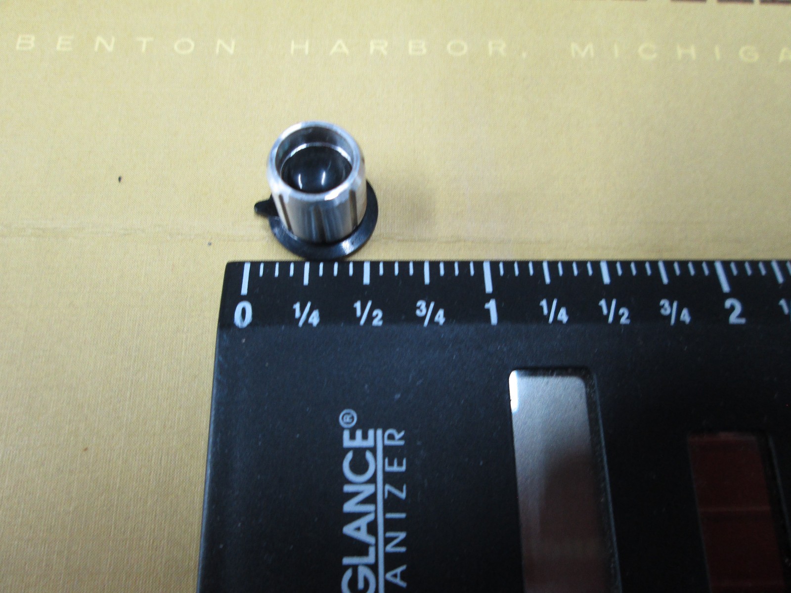 Heathkit HW-2036 FM Transceiver  Part  # 462-952 Small Knob
