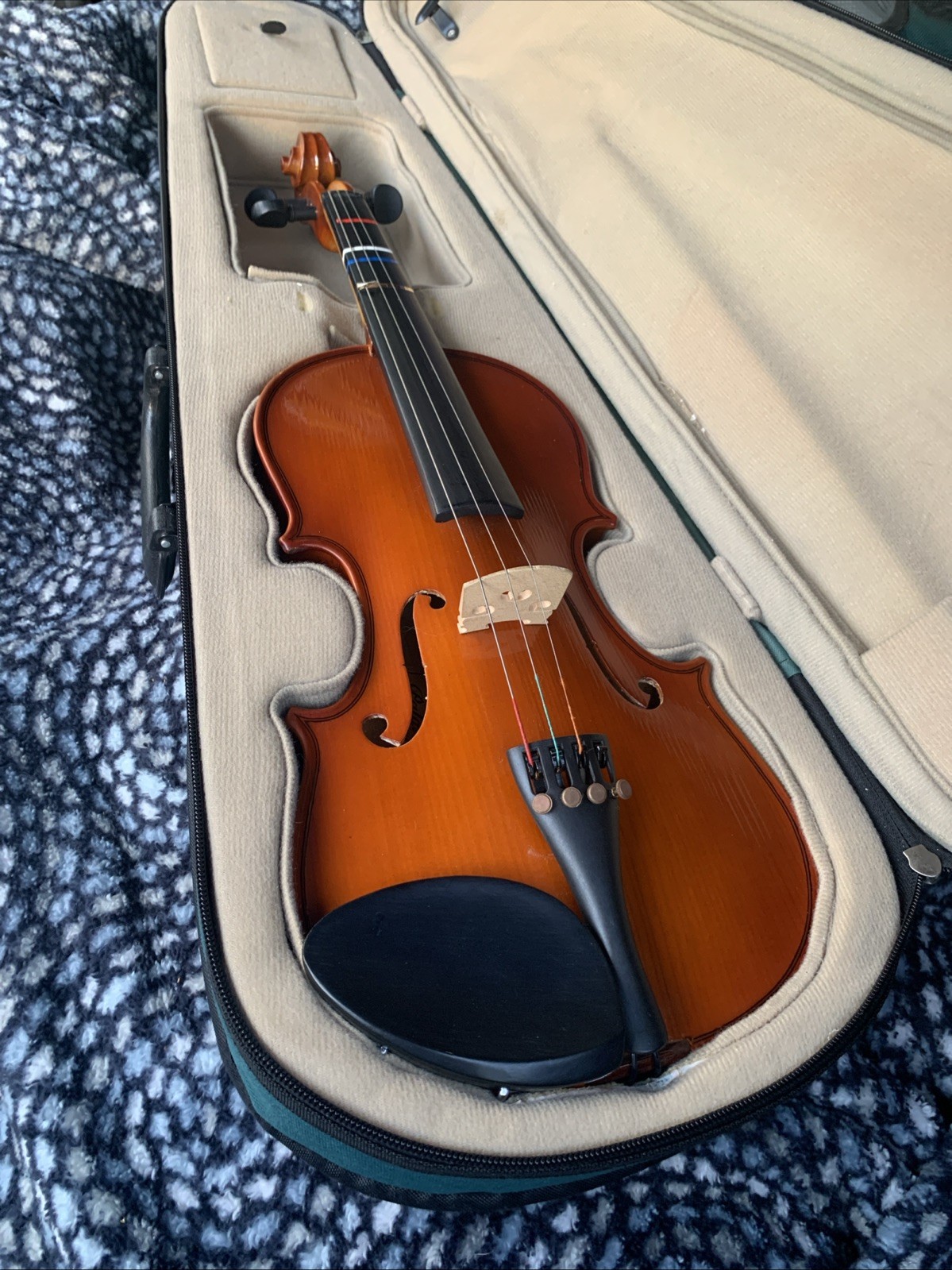 Patatino VN-360 3/4 Violin With Case ( Missing One String)