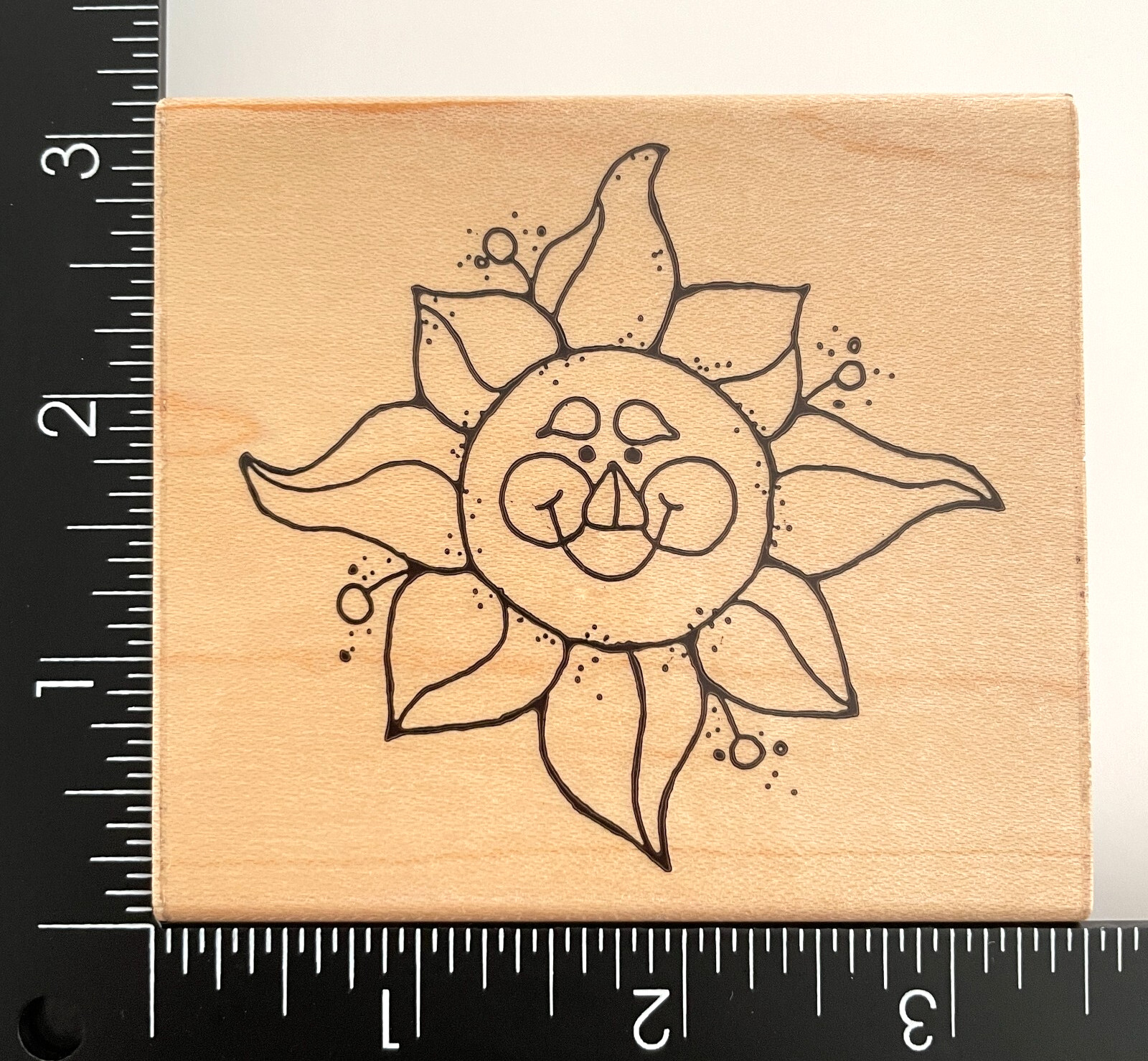 DOTS Sun Rays Smiling Sunshine Q192 Wood Mounted Rubber Stamp