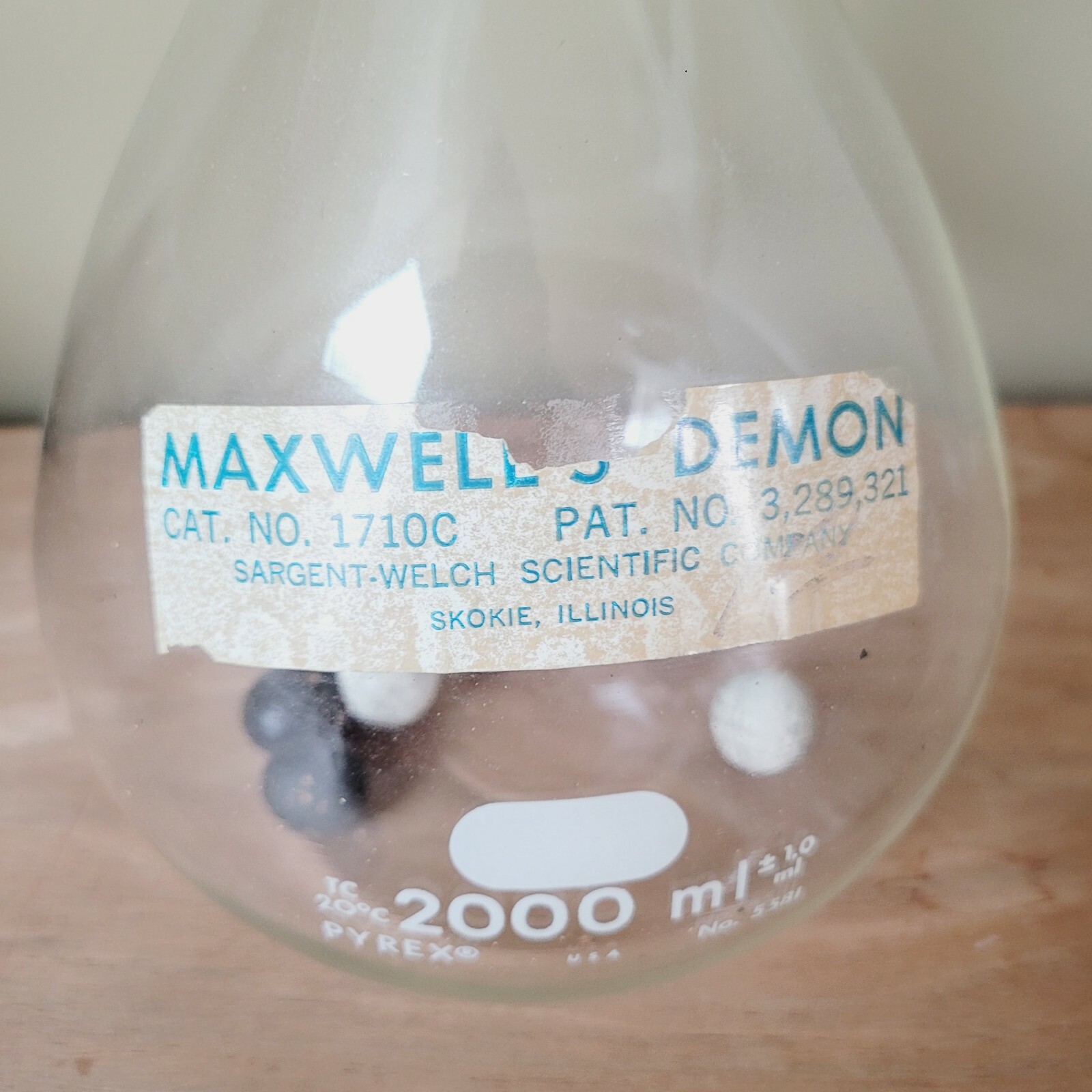 Maxwell's Demon Thermodynamics Experiment Example
