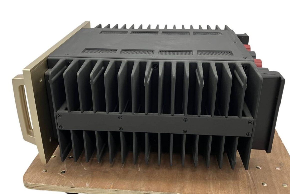 Accuphase A-60 Stereo Power Amplifier