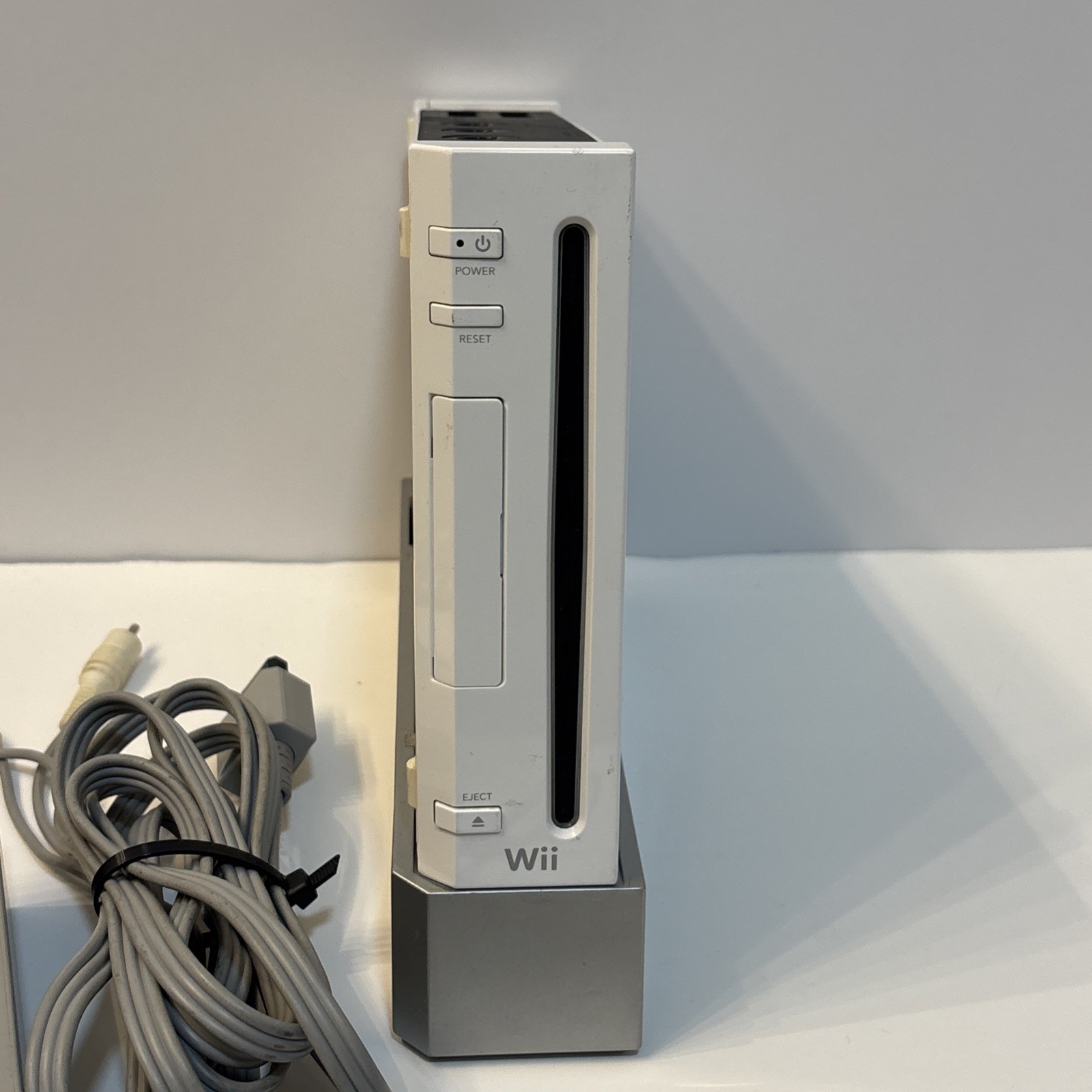 Wii Rvl-001 Zelda, Super Mario 64, Super Mario Bros, SF2 Downloaded PLEASE READ