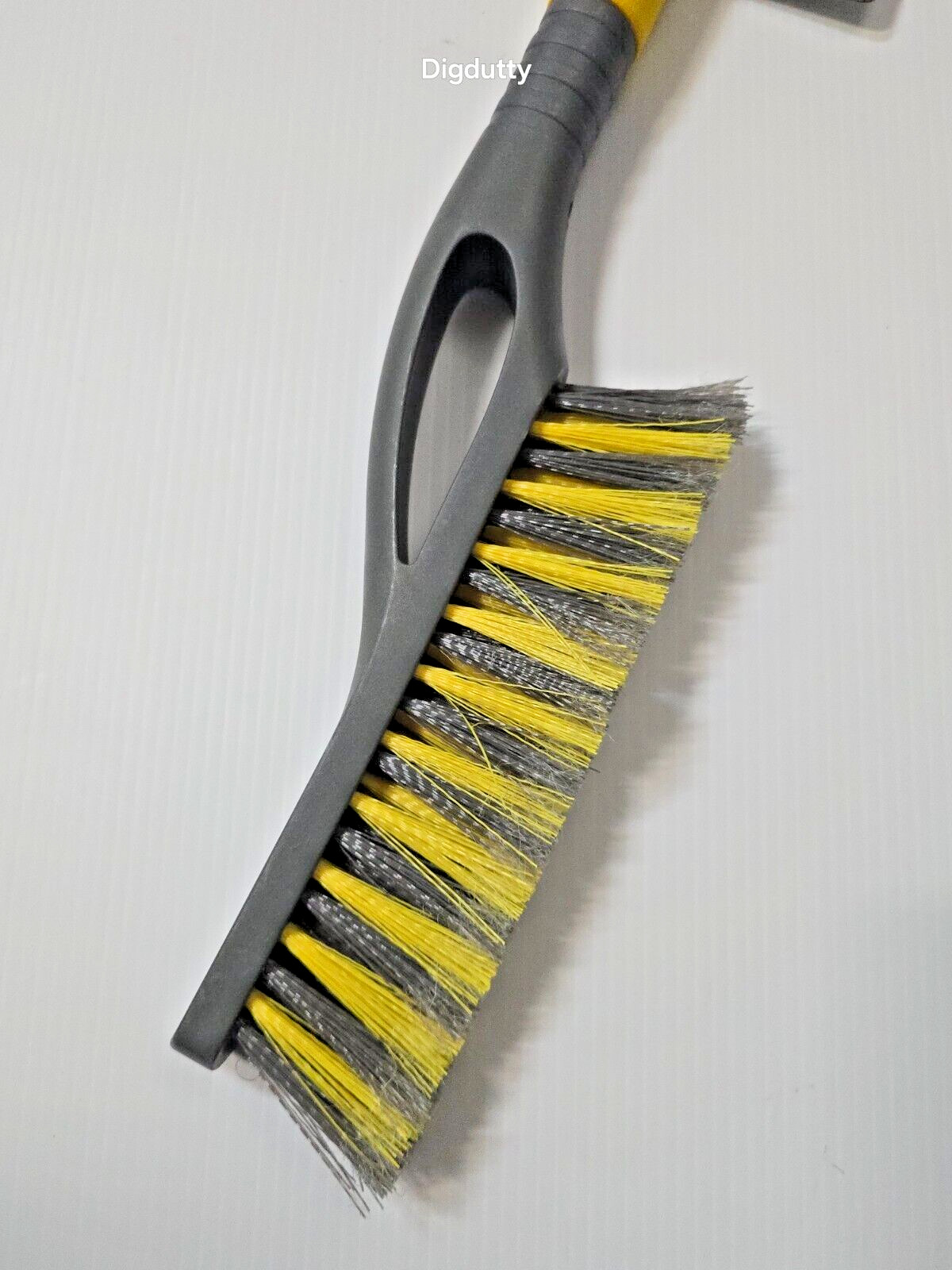 Shell LIGHTWEIGHT 24" Snowbrush W/ Bear Claw Car Ice Scraper - Yellow / Grey