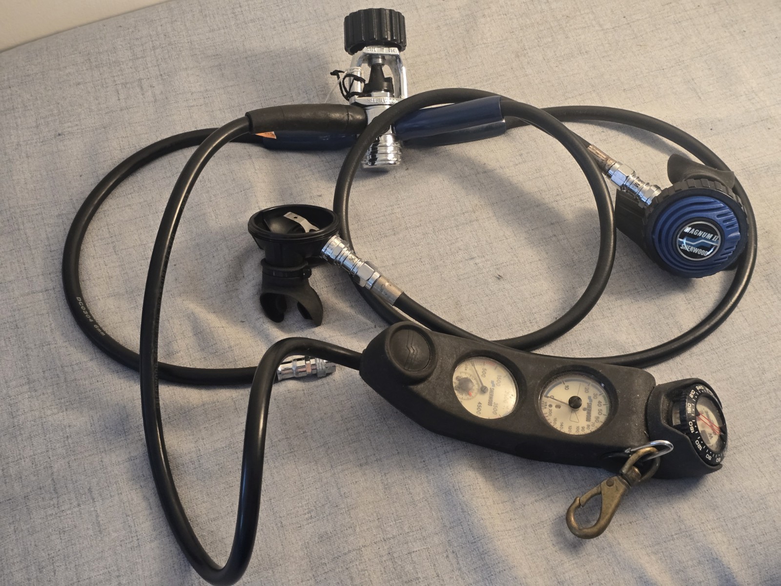 Sherwood Magnum II Scuba Regulator Set - 1st & 2nd Stage with Triple Gauge...
