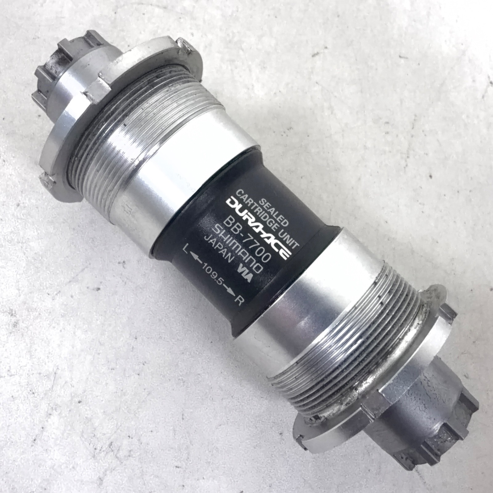 Shimano Dura Ace BB-7700 bottom bracket 68/109.5mm, Octalink V1