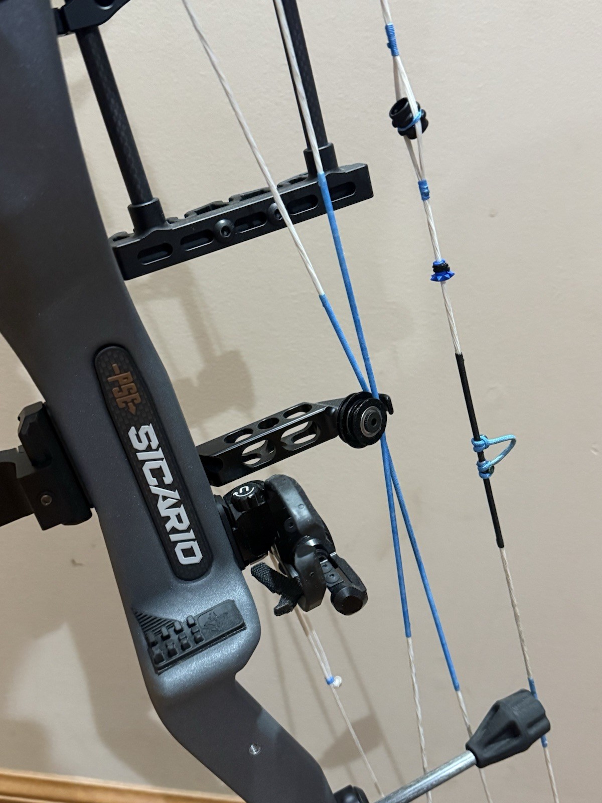 PSE Sicario Compound Bow Package Right Handed 70