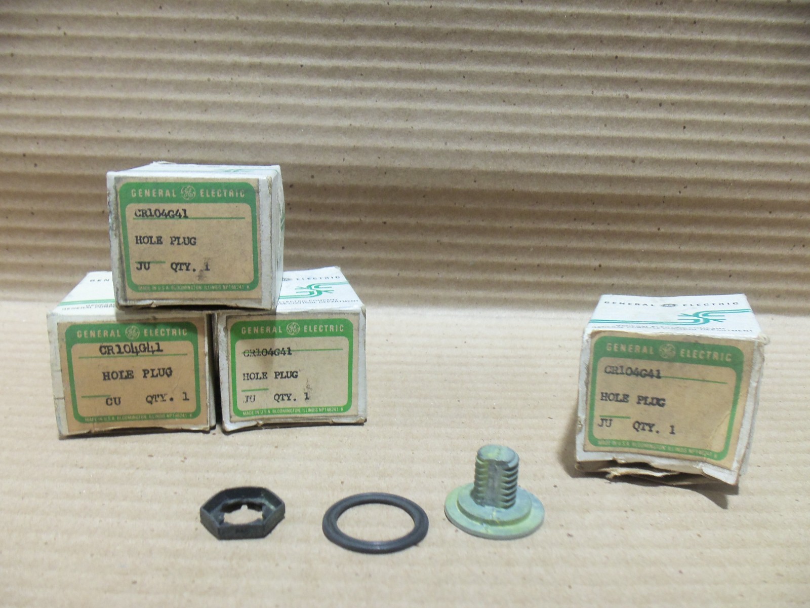 New Lot of 4 General Electric CR104G41 Hole Plug Oil Tight Plug