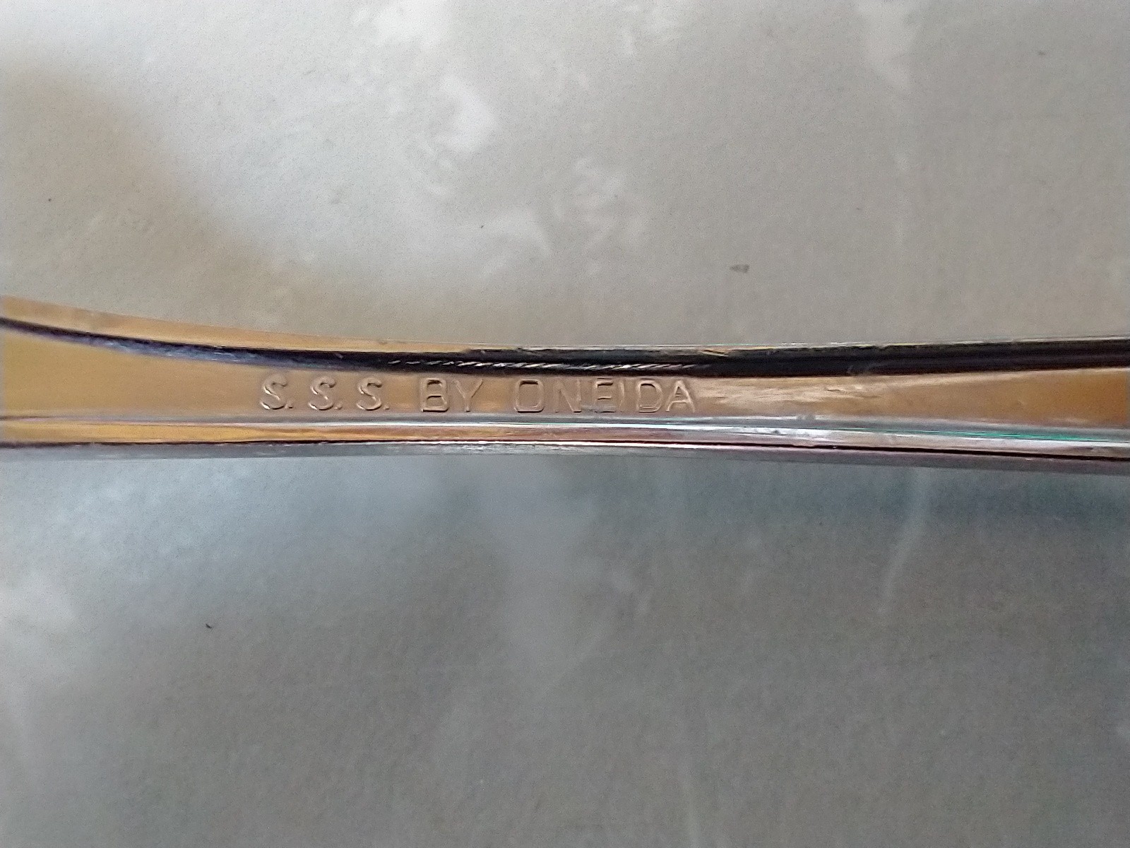 Oneida Maestro-St. Leger 4 Place Fork (Dinner) SSS Stainless