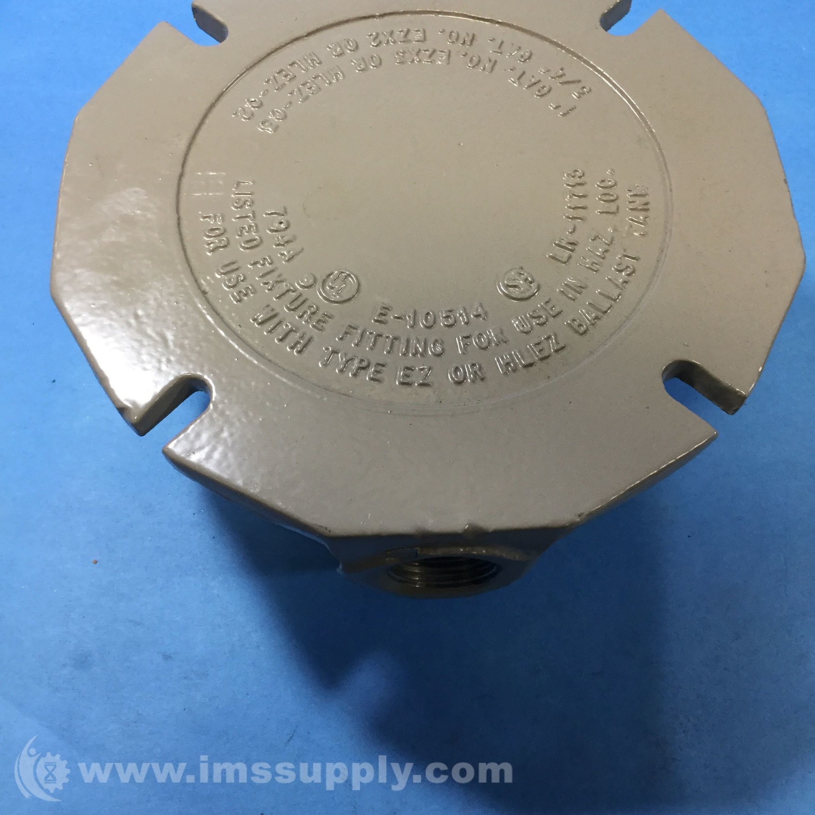 Hubbell EZX2 Ceiling Mount Assembly FNOB